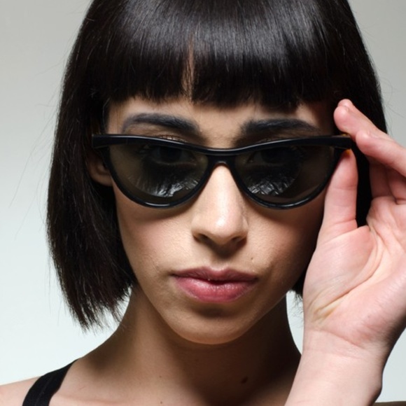 Black Cat Eye Sunglasses New - Picture 4 of 4